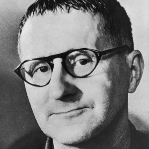 Bertolt Brecht © Chronicle / Alamy Stock Photo