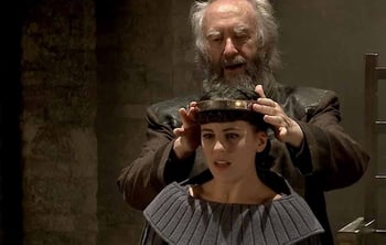 Jonathan Pryce (King Lear) and Phoebe Fox (Cordelia) in King Lear | Digital Theatre+