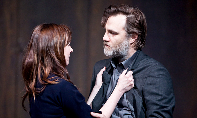 Julia Ford (Lady Macbeth) and David Morrissey (Macbeth) in Macbeth | Liverpool Everyman Theatre © Helen Warner